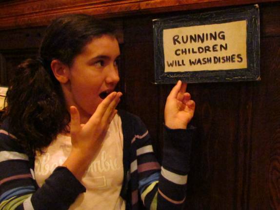 Bebel tem de se comportar no restaurante em Lincoln, em New Hapmshire, nos Estados Unidos